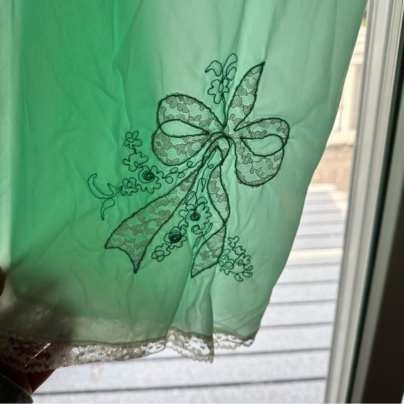 Vintage slip nightgown lingerie by Movie Star size 32 small mint green lace - Picture 2 of 9